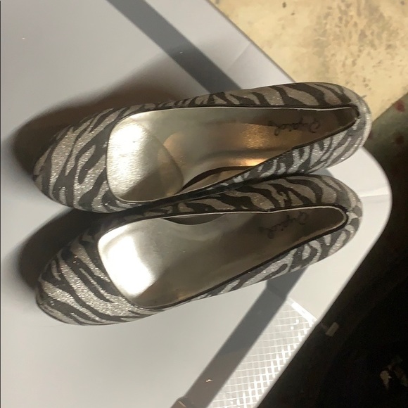 Heels - Picture 2 of 2